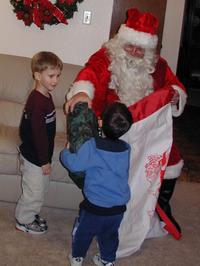 2003-12-24-14-Santa-Arrives.jpg